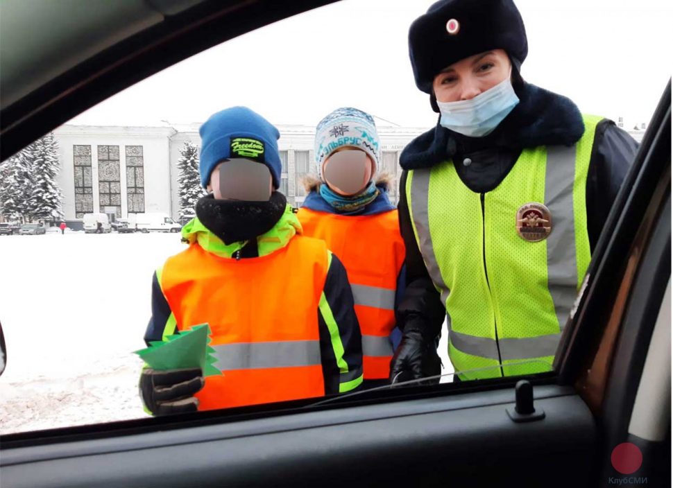 В Северодвинске проходит совместная акция школьников и ГИБДД